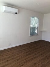 1328 N Buena Vista St, Unit A in Burbank, CA - Building Photo - Building Photo