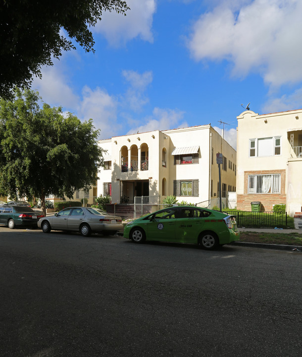 905 S Berendo St in Los Angeles, CA - Building Photo