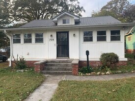 709 E Oldham Ave in Knoxville, TN - Building Photo