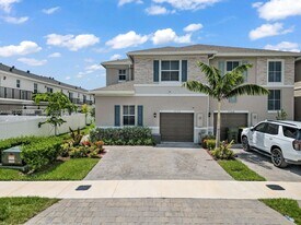 1772 SE 8th Terrace in Florida City, FL - Building Photo
