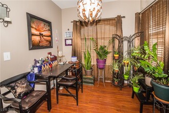 2975 Bluegrass Ln in Henderson, NV - Building Photo - Building Photo