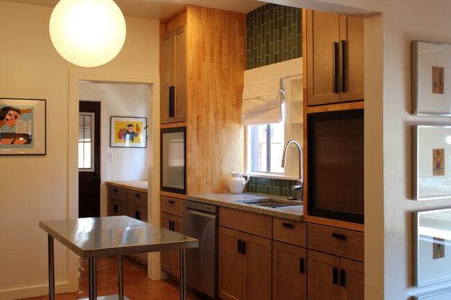 6147 Springvale Dr in Los Angeles, CA - Building Photo - Building Photo