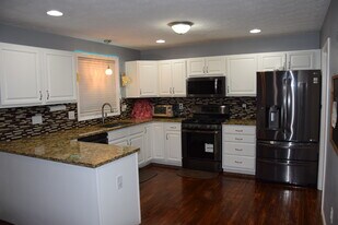 27 Georgetown Dr in Nashua, NH - Building Photo