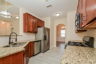 805 New Charleston Dr in Fuquay Varina, NC - Building Photo - Building Photo