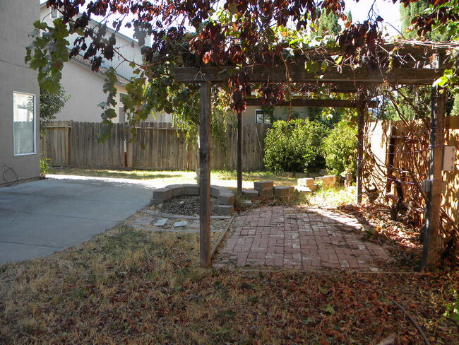 245 Somerville Dr in Vacaville, CA - Building Photo - Building Photo