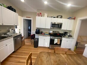 346 Summer St, Unit 1 in Somerville, MA - Building Photo - Building Photo