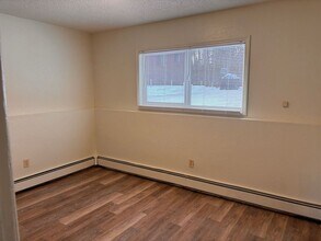 1916 Beaver Pl in Anchorage, AK - Building Photo - Building Photo