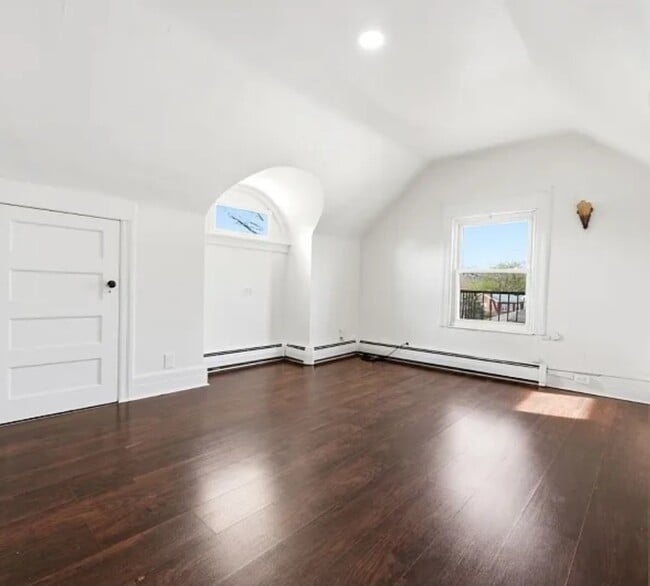 44 Oberlin St, Unit 3rd Floor in Maplewood, NJ - Foto de edificio - Building Photo