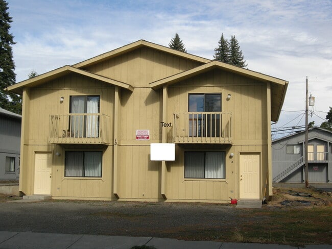 15 N 8th St in Cheney, WA - Foto de edificio - Building Photo