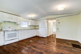 8804 Baker St in Santa Fe, TX - Building Photo - Building Photo