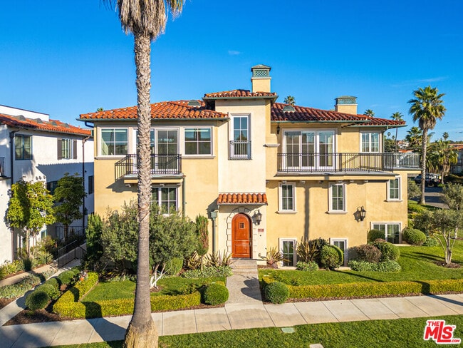 property at 816 S Catalina Ave