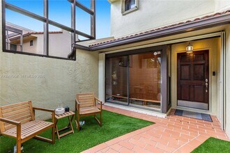 10137 Costa Del Sol Blvd in Doral, FL - Building Photo - Building Photo