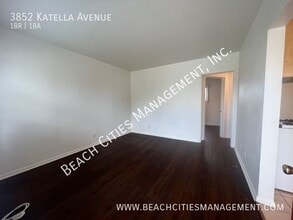 3852 Katella Ave in Los Alamitos, CA - Building Photo - Building Photo