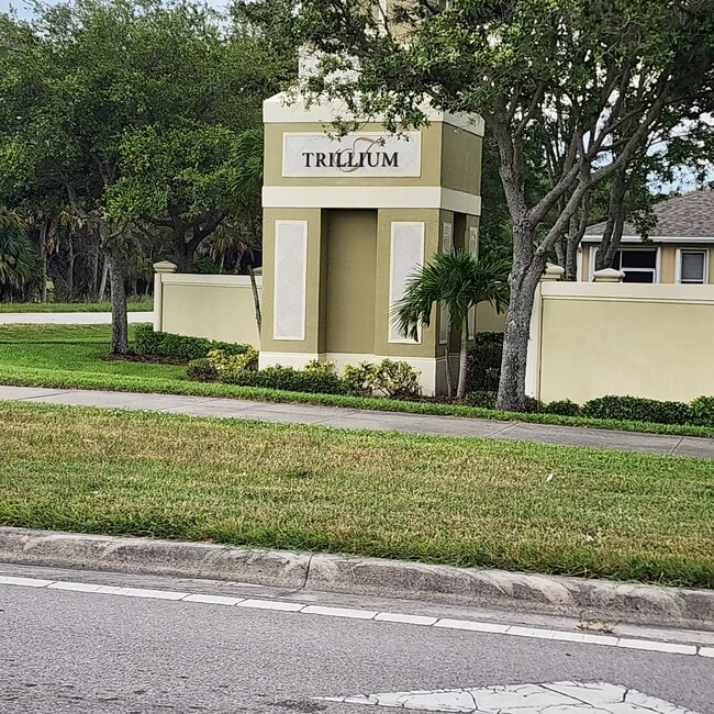 6648 Liberty Pl in Vero Beach, FL - Foto de edificio - Building Photo