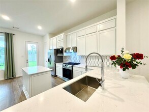 2318 Honeyberry Shrub Dr in Manvel, TX - Building Photo - Building Photo