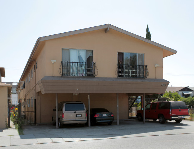 6320 Malabar St in Huntington Park, CA - Building Photo - Building Photo