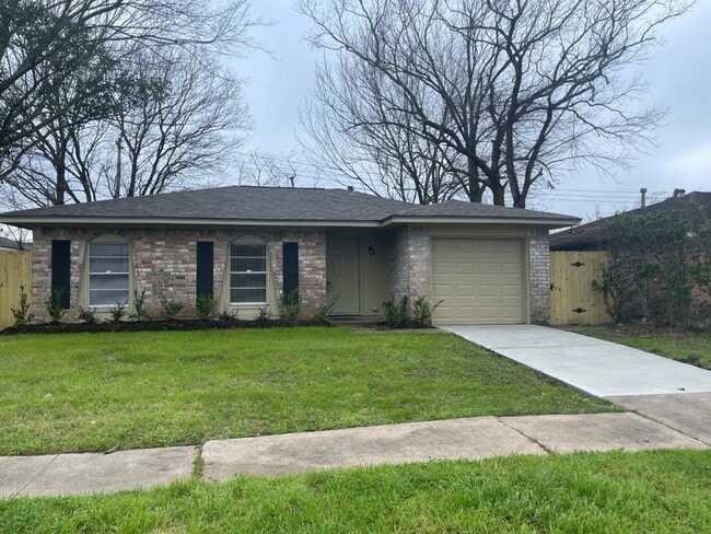 property at 4914 Fairgreen Ln