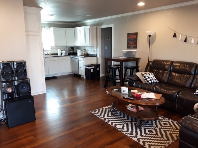 1120 S Walnut St in Stillwater, OK - Building Photo - Building Photo