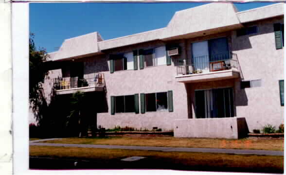 3736 Watseka Ave in Los Angeles, CA - Foto de edificio - Building Photo