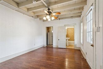 1112 Royal St, Unit A in New Orleans, LA - Foto de edificio - Building Photo