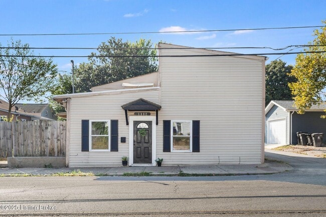 property at 1112 E Oak St