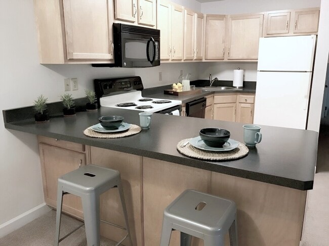 Crescent Village in Clifton Park, NY - Building Photo - Building Photo