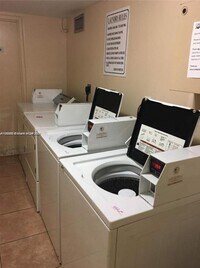 17560 Atlantic Blvd photo'