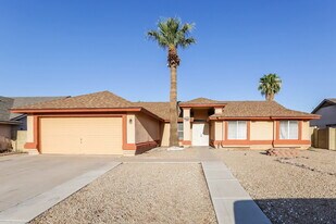 7586 W Montebello Ave in Glendale, AZ - Building Photo