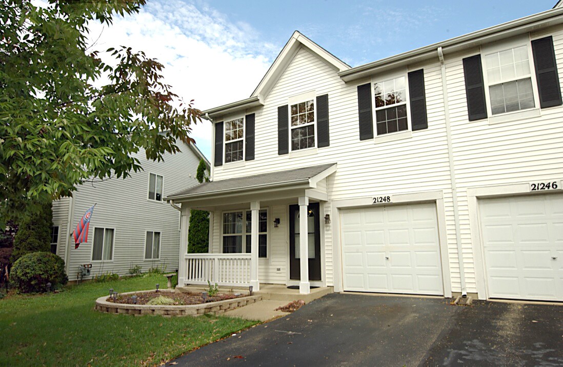 21248 Edison Ln in Plainfield, IL - Building Photo