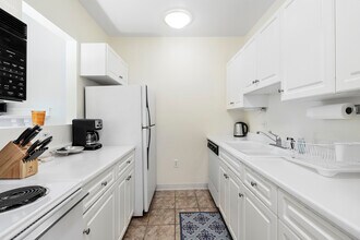 387 Commonwealth Ave, Unit 2 in Boston, MA - Foto de edificio - Building Photo
