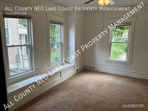 1353 Cove Ave in Lakewood, OH - Building Photo - Building Photo