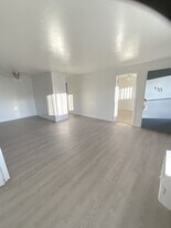 375 S Depew St in Lakewood, CO - Building Photo