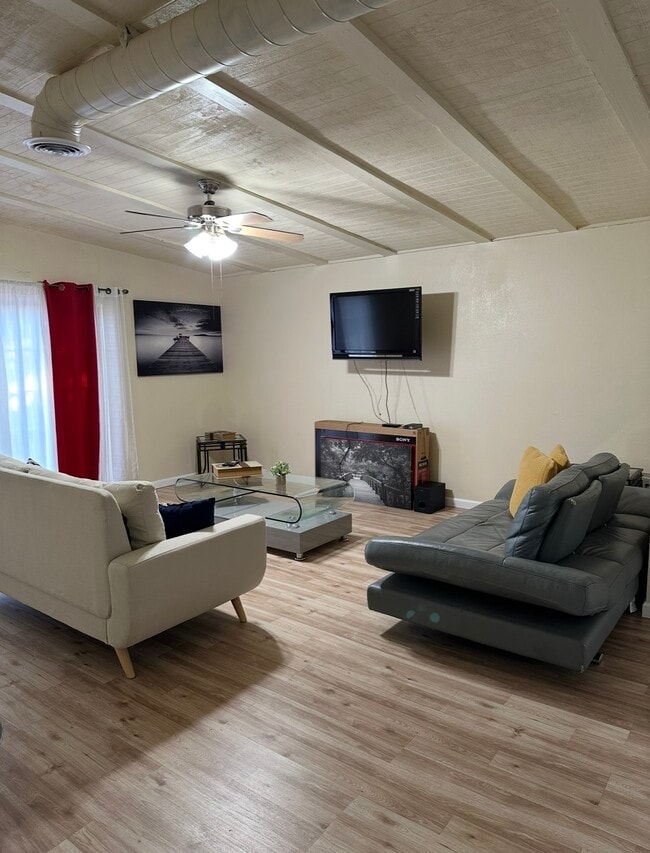 16964 Millstone Dr, Unit Mater room -Private bath in La Puente, CA - Building Photo - Building Photo