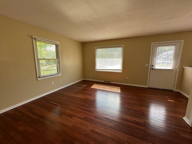 1121 Crescent St NE in Grand Rapids, MI - Building Photo - Building Photo