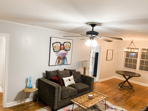 305 E 66th St in Savannah, GA - Building Photo - Building Photo