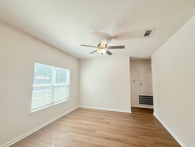 8927 Untreiner Ave in Pensacola, FL - Building Photo - Building Photo