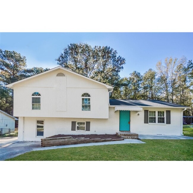 property at 9125 Settlers Grove Rd NE