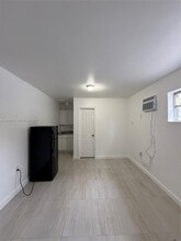 4910 SW 98th Avenue Rd in Miami, FL - Building Photo - Building Photo