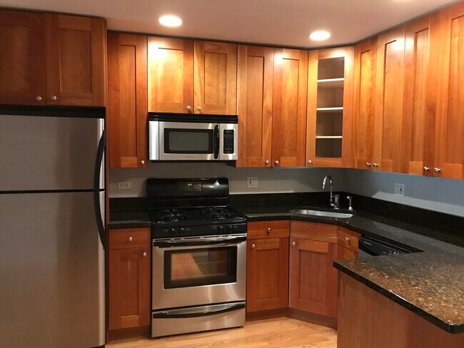 2140 N Lincoln Ave in Chicago, IL - Building Photo - Building Photo