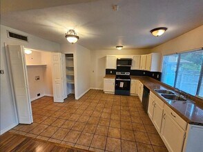 6417 Casa Vista Dr in Garland, TX - Building Photo - Building Photo