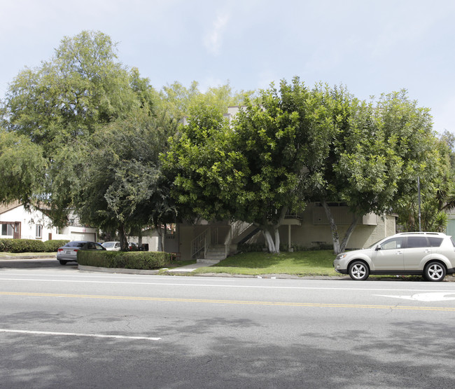 11459 Riverside Dr in North Hollywood, CA - Foto de edificio - Building Photo