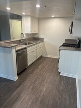 The Newporter Apartments in Anaheim, CA - Building Photo - Building Photo