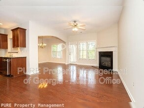 5905 Oakbrook Lake Ct in Norcross, GA - Building Photo - Building Photo