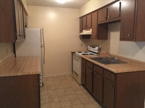 112 Robinwood Dr in Greenville, KY - Building Photo - Building Photo