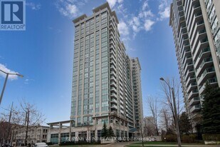 17 Anndale Dr in Toronto, ON - Building Photo