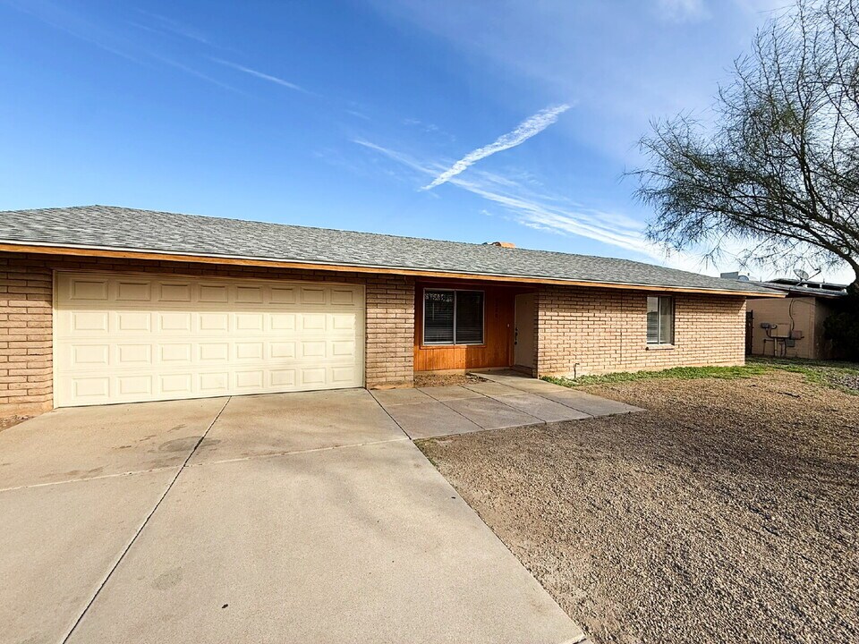 3630 E Beverly Ln in Phoenix, AZ - Building Photo