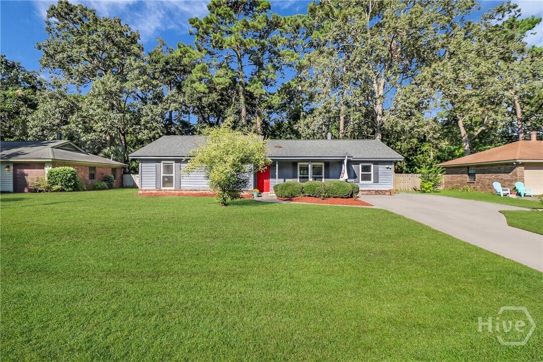 1341 Pine Ridge Dr in Savannah, GA - Building Photo