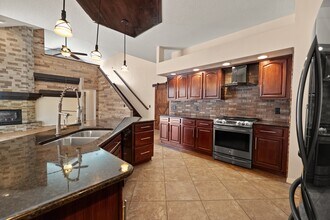 9912 Chris Craft Ct in Tampa, FL - Building Photo - Building Photo