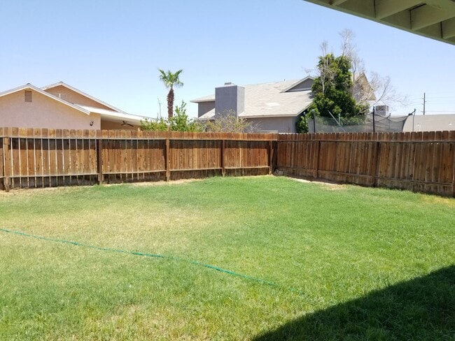 417 Conestoga Ln in Imperial, CA - Building Photo - Building Photo