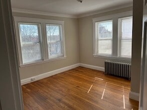 547 Hyde Park Ave, Unit 3 in Boston, MA - Building Photo - Building Photo